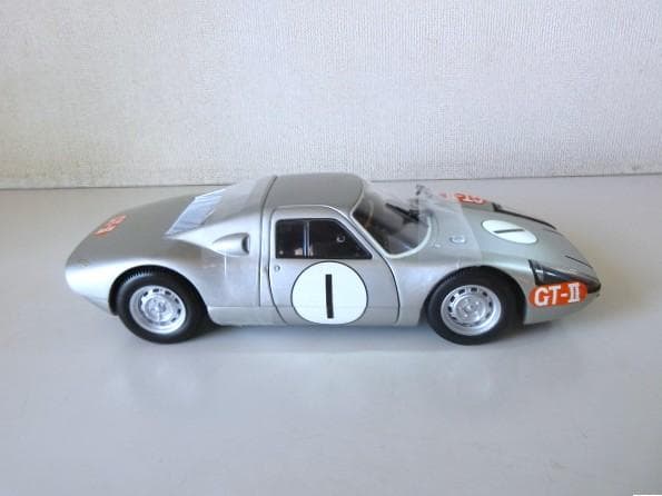 特価 MINICHAMPS 1/18 ポルシェ 904 カレラ GTS 日本GP