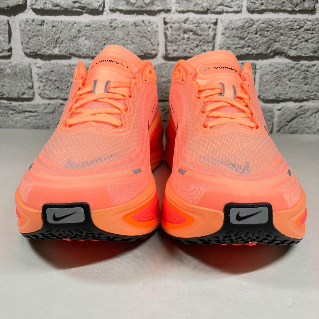 NIKE ボメロプラス 25.0cm HV8150-801 オレンジ