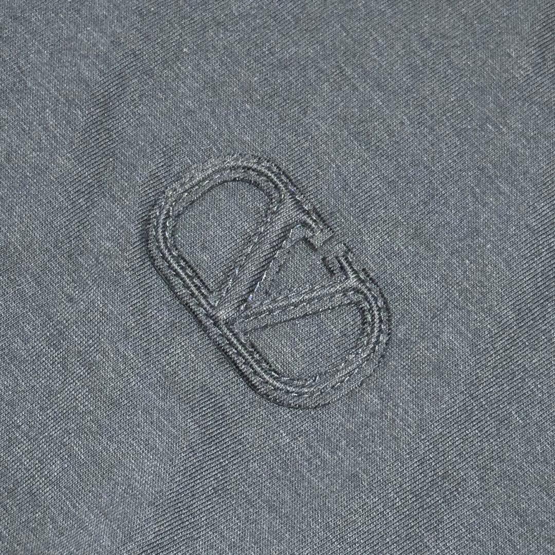 新品タグ付き★ヴァレンティノ Vロゴ ロングスリーブ Tシャツ M 長袖ロンT