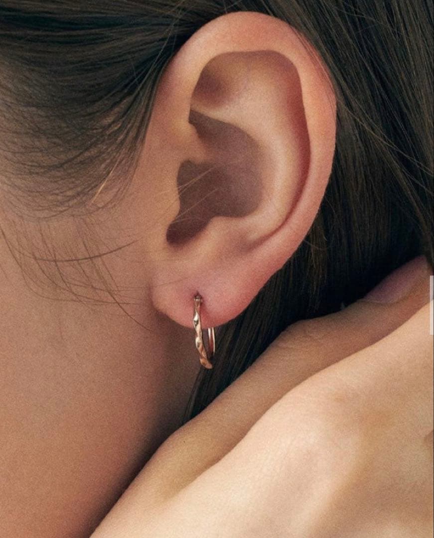 ete 未使用 ツイストフープピアス ピンクゴールド