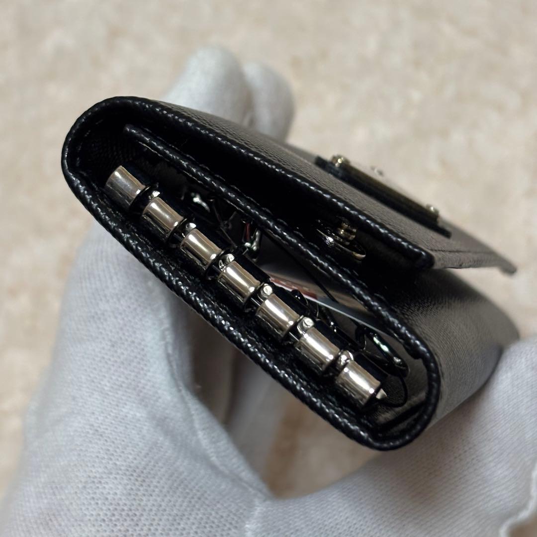 【極美品】プラダ PRADA 6連キーケース サフィアーノ 三角プレート 黒
