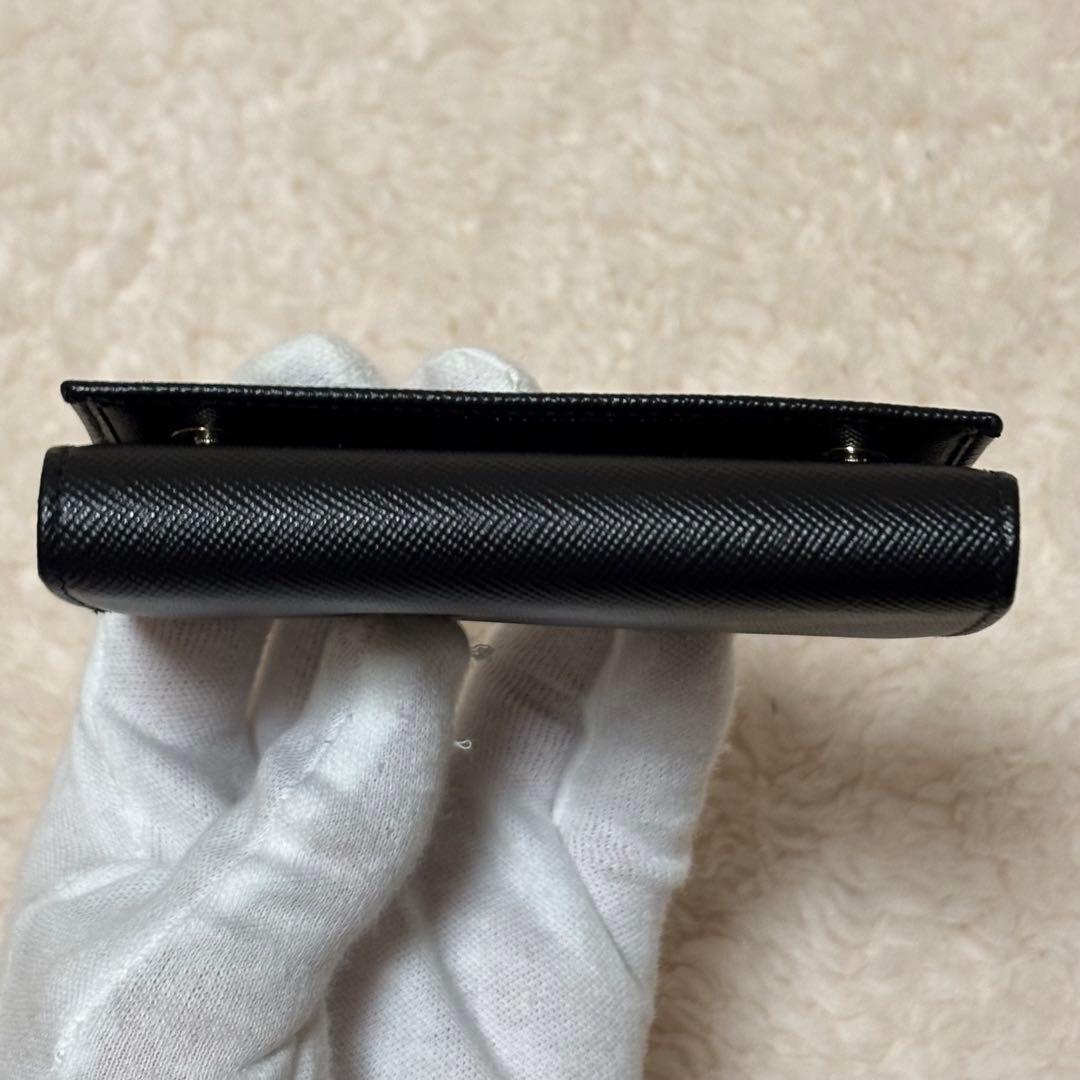 【極美品】プラダ PRADA 6連キーケース サフィアーノ 三角プレート 黒