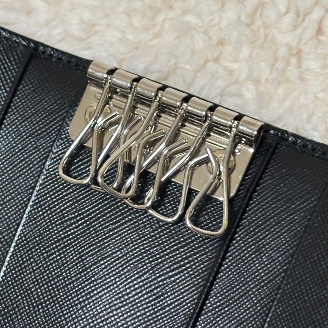 【極美品】プラダ PRADA 6連キーケース サフィアーノ 三角プレート 黒