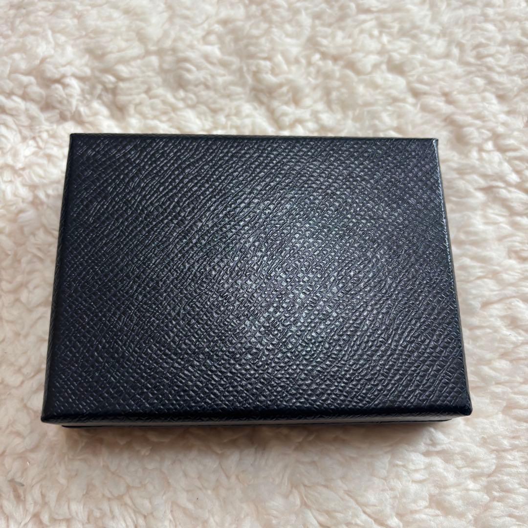 【極美品】プラダ PRADA 6連キーケース サフィアーノ 三角プレート 黒