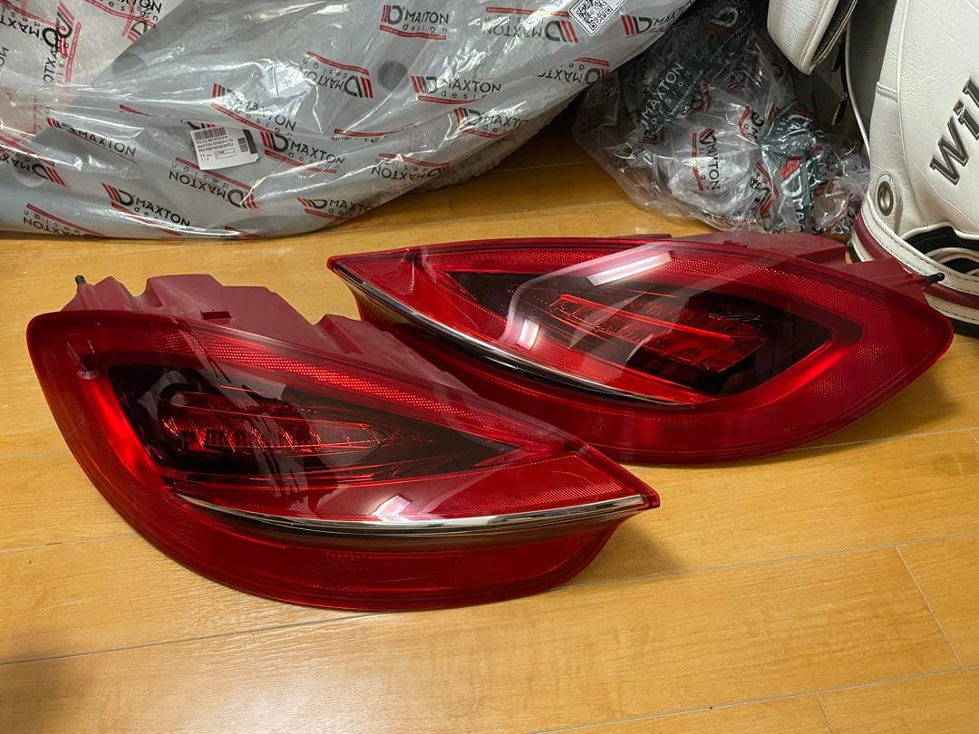 ポルシェ 981ケイマン 純正テールライト 点灯確認済み