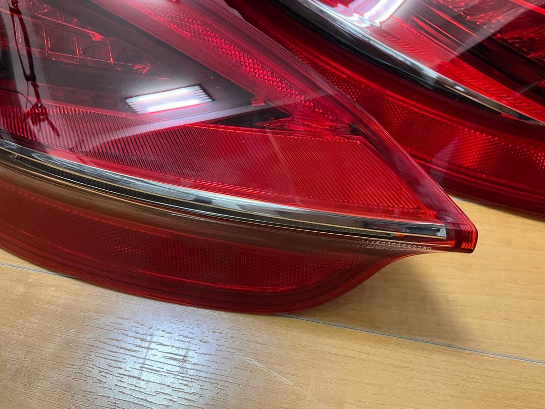 ポルシェ 981ケイマン 純正テールライト 点灯確認済み