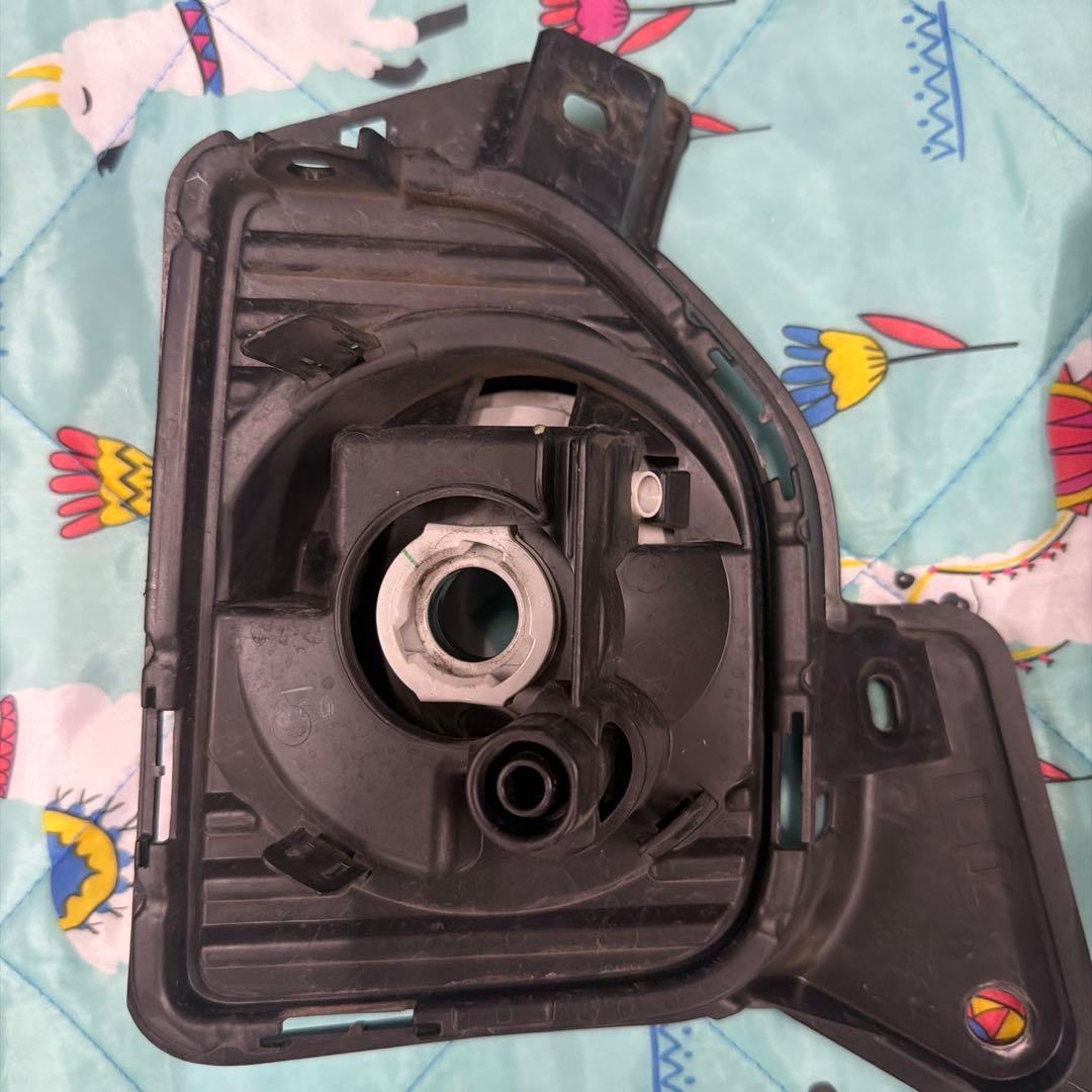 200系　ハイエース　純正フォグランプ　左右