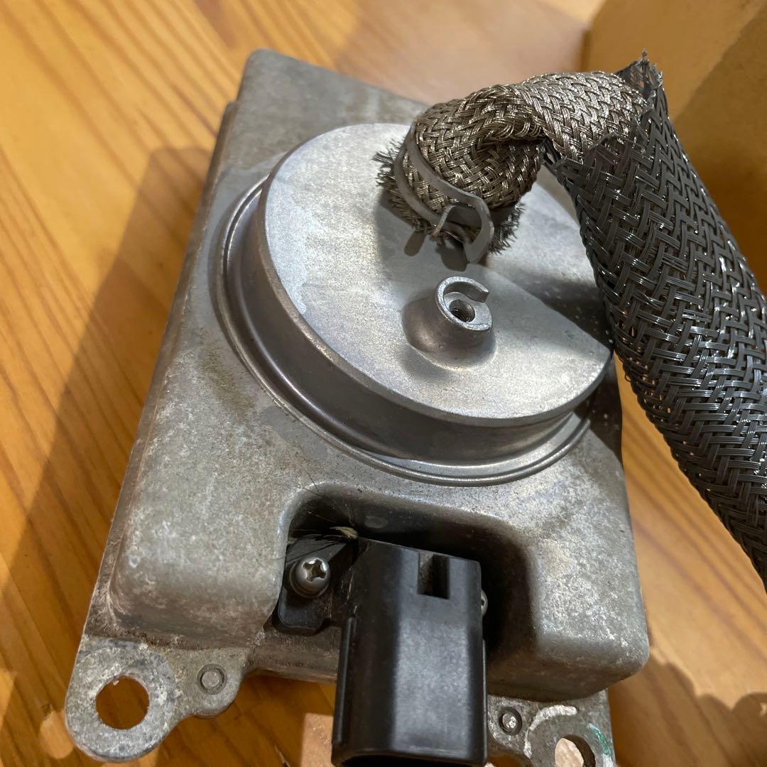 日野自動車　プロフィア　ヘッドランプバラスト厚いタイプ　中古品　美品