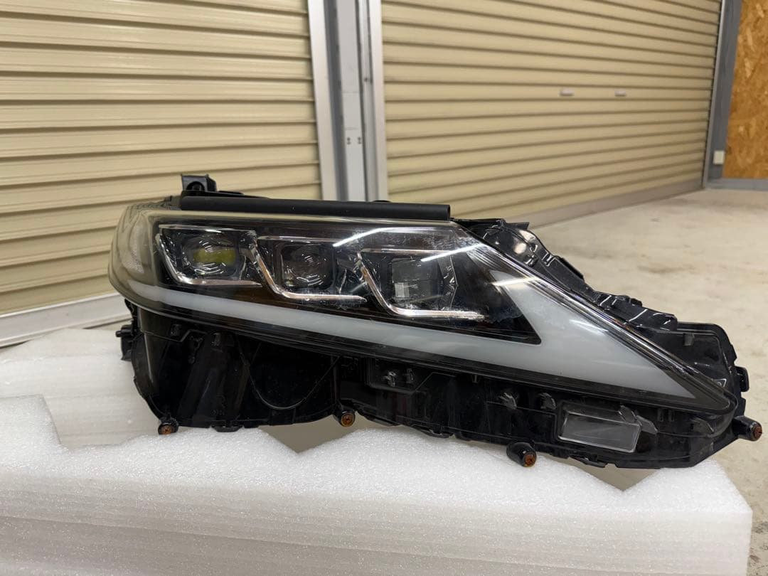 70カムリ 3眼LEDヘッドライト tt-abc 多少の値下げ可能！