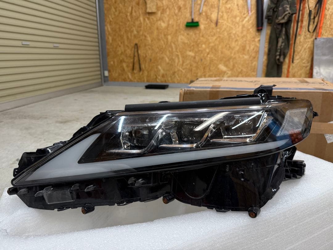 70カムリ 3眼LEDヘッドライト tt-abc 多少の値下げ可能！