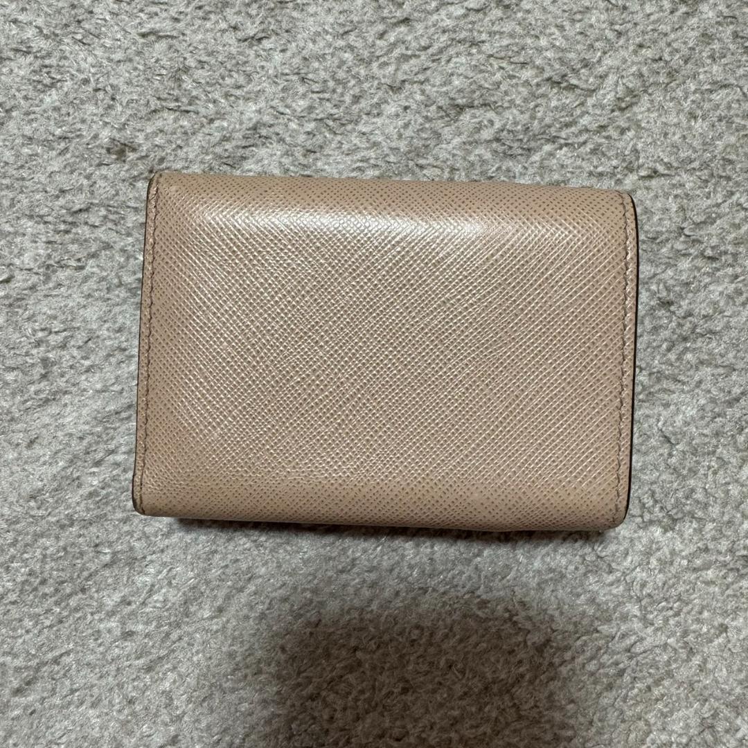 PRADA　 サフィアーノレザー 三つ折り財布 ピンクベージュ