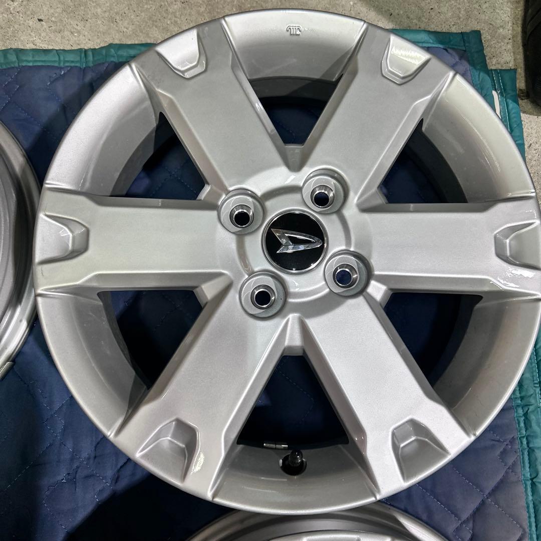 ダイハツタフト新車外しアルミホイール15インチ シルバー 4本　②