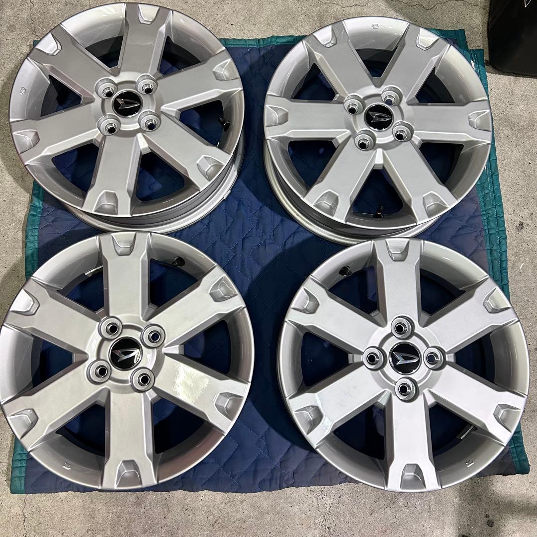 ダイハツタフト新車外しアルミホイール15インチ シルバー 4本　②