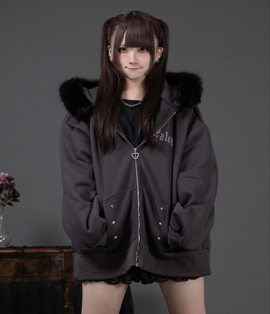 Pal elfy ファー付きロゴパーカー チャコールグレー