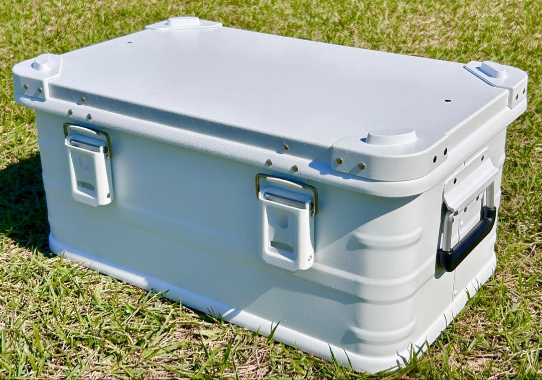 マットホワイト　スタッキング コンテナボックス　30l アウトドア　限定1点