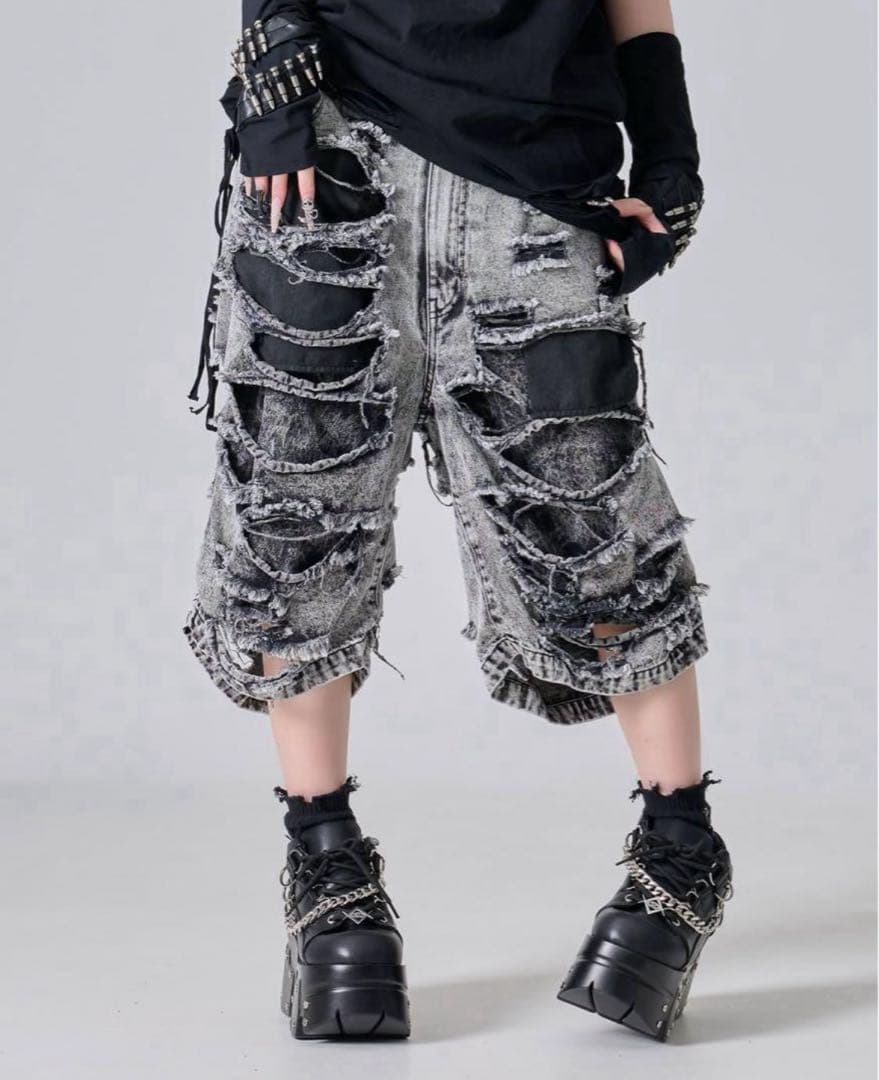 REFLEM (レフレム) ダメージハーフデニム