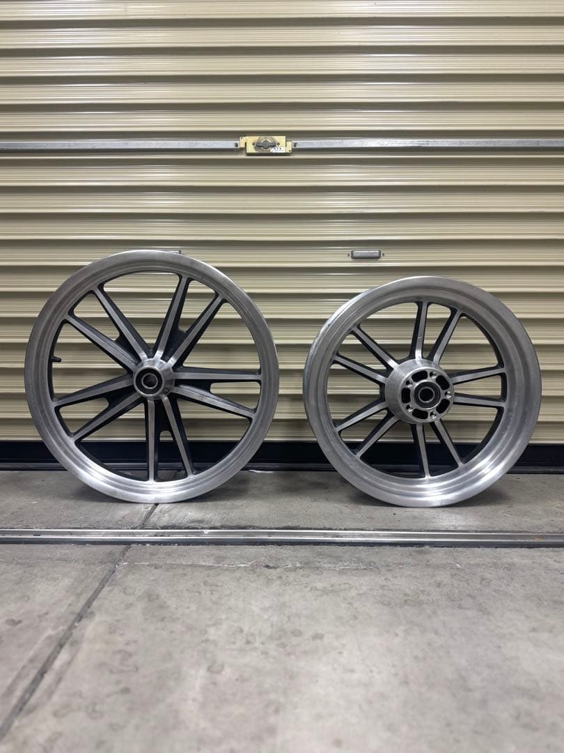 Harley-Davidson ハーレーダビットソン　純正ホイール　fxdl