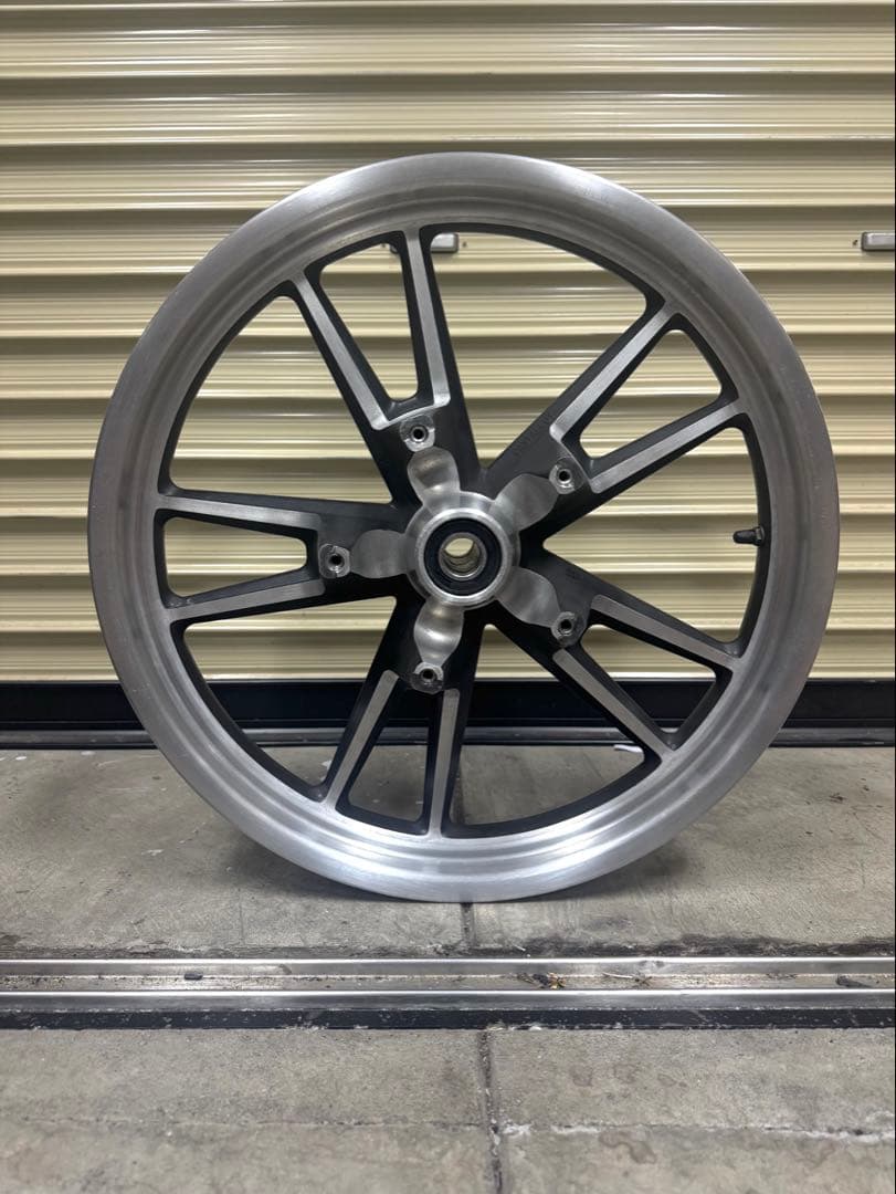 Harley-Davidson ハーレーダビットソン　純正ホイール　fxdl