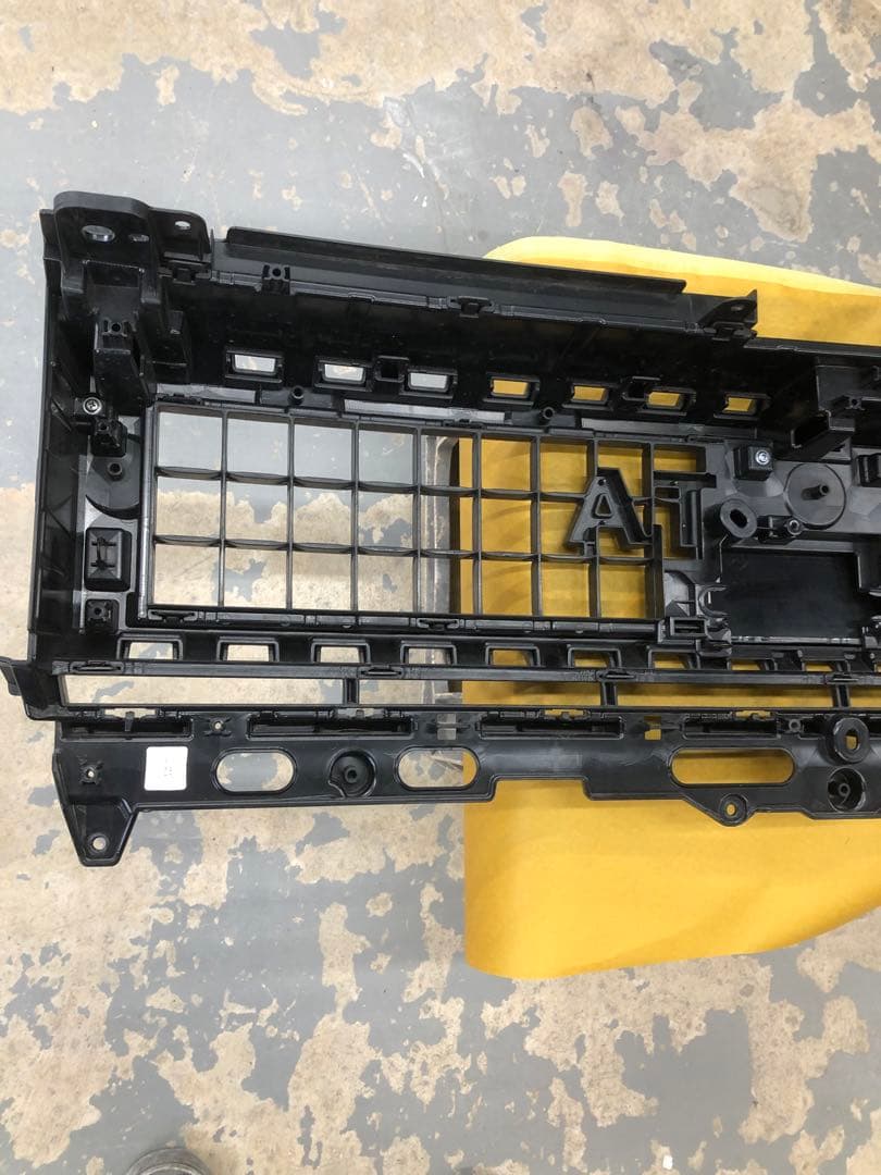 早い者勝ち‼️ランクル250‼️フロントグリル‼️