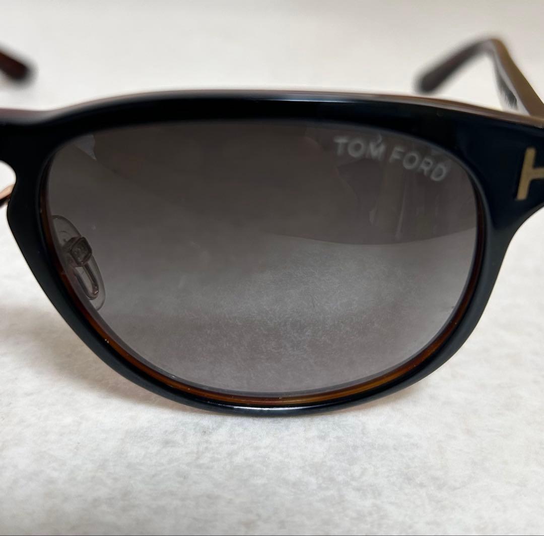 TOM FORD　サングラス　ウェリントン　ブラウン