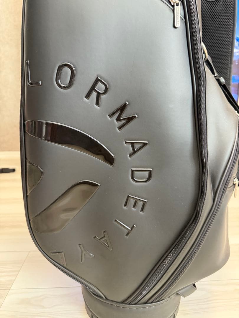 TaylorMade ブラック キャディバッグ　《美品》