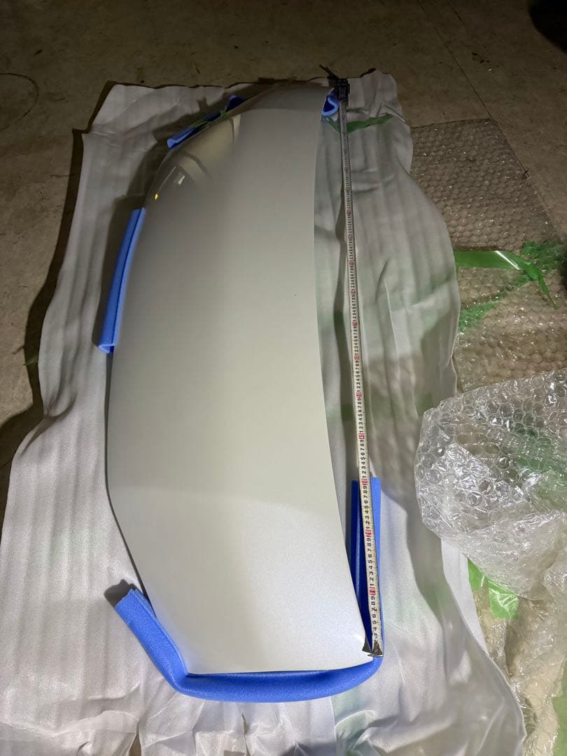 ハイエースワゴン　バッドフェイスボンネット