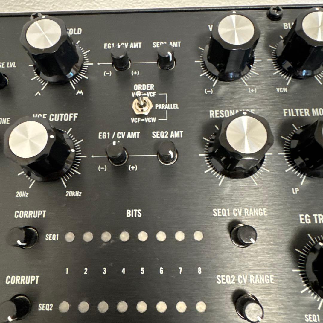 moog LABYRINTH アナログシンセサイザー