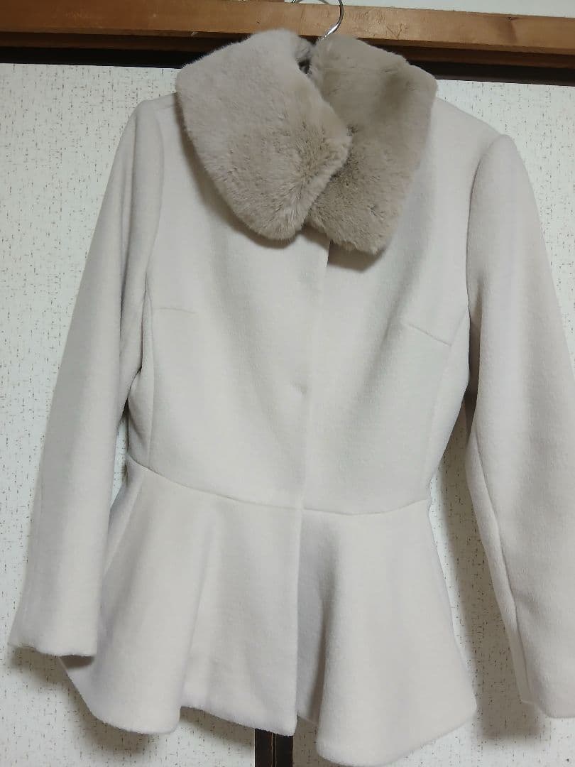 JENNE ホワイト ペプラム コート Sサイズ