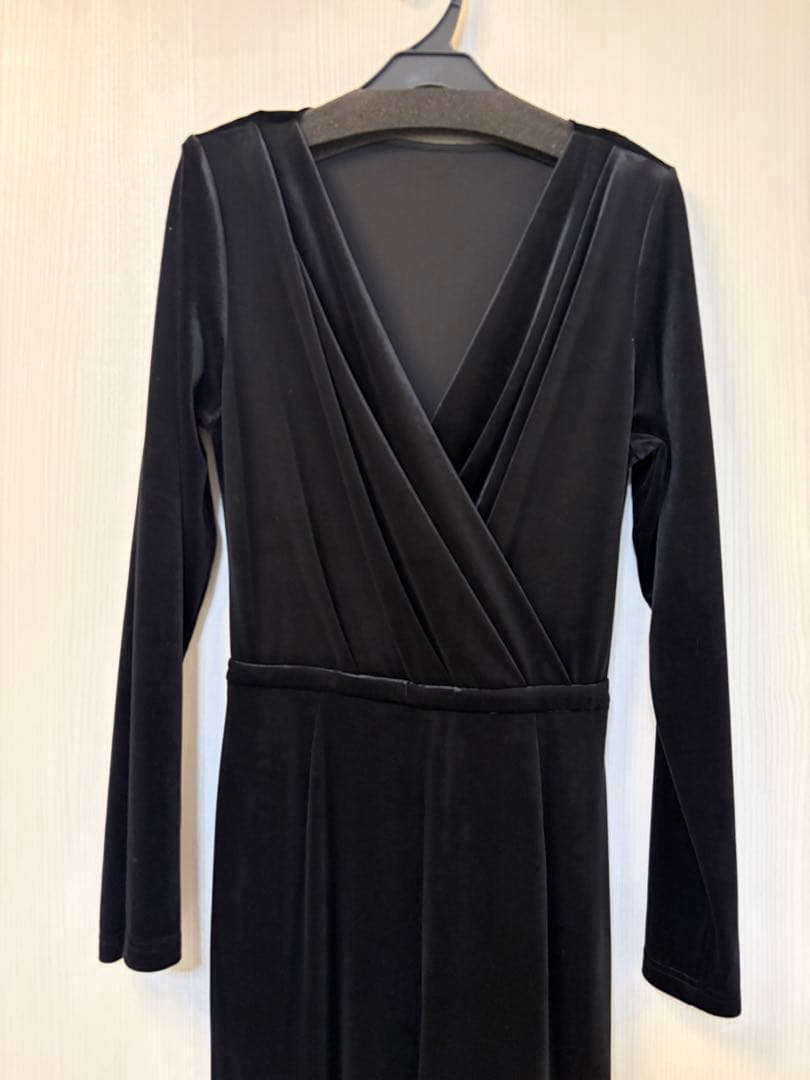 新品未使用タグ付きアニュアンス 完売品 ベロアカットオールインワM ブラック