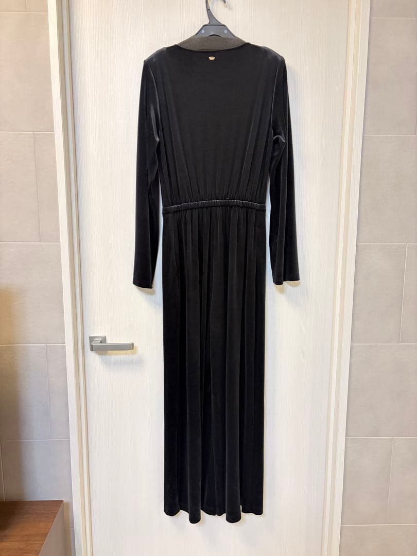 新品未使用タグ付きアニュアンス 完売品 ベロアカットオールインワM ブラック