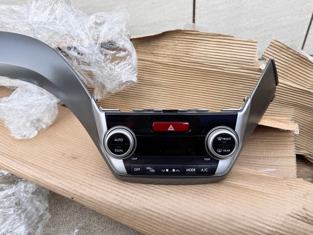 フォレスターエアコンパネル　SHJ GRB/GRF/GVB/GVF流用可能