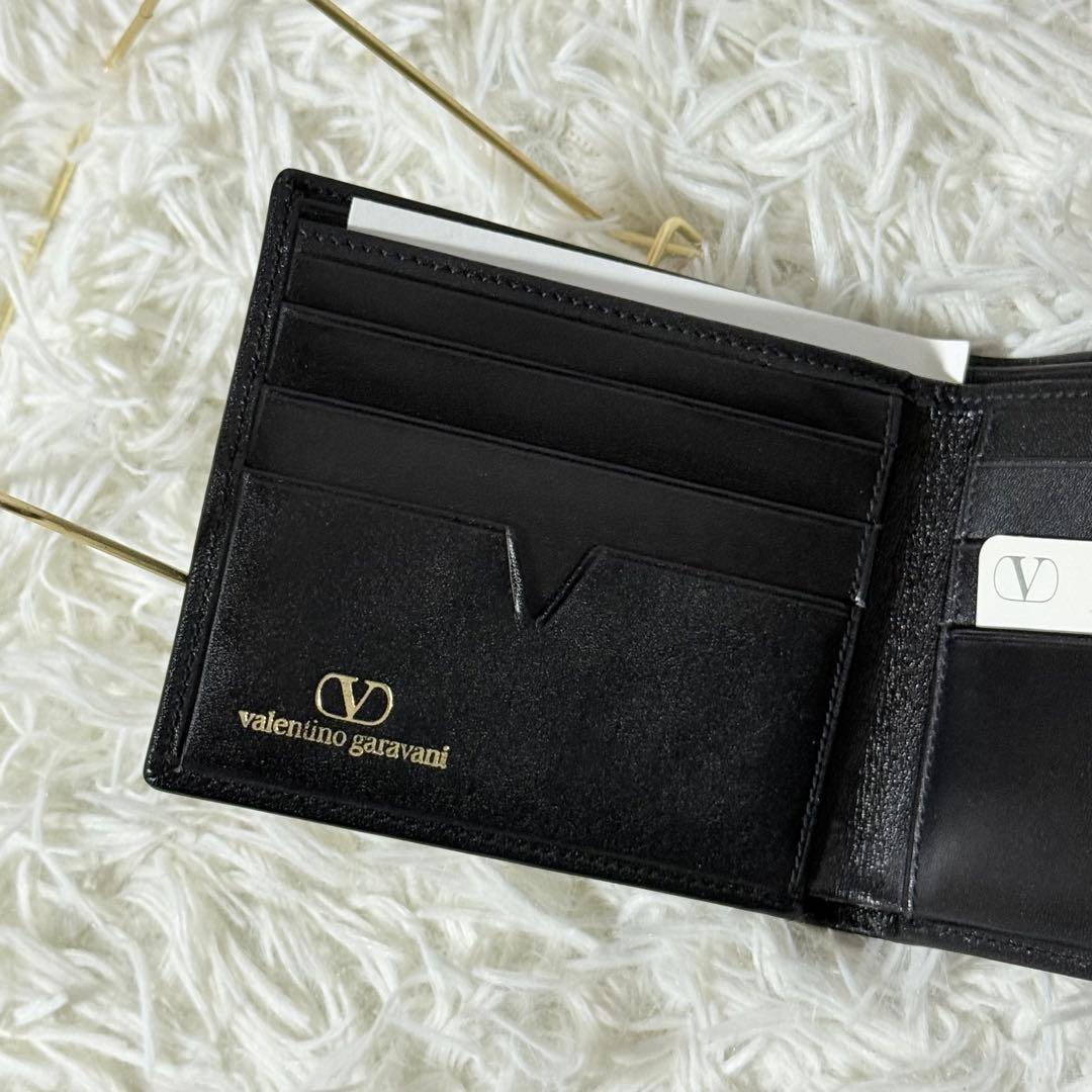 ⭐️新品未使用⭐️ Valentino Garavani 二つ折り財布　札入れ　黒