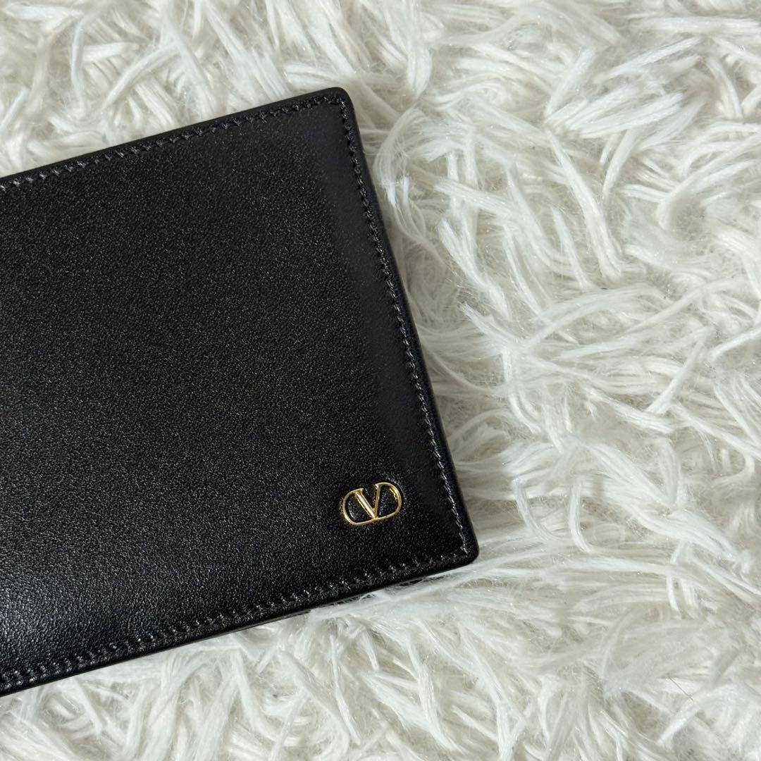 ⭐️新品未使用⭐️ Valentino Garavani 二つ折り財布　札入れ　黒