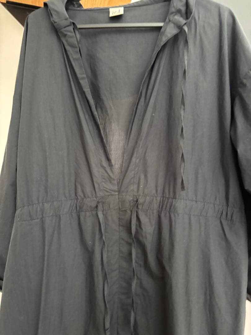 ベースレンジ　フード付きブラックオールインワン