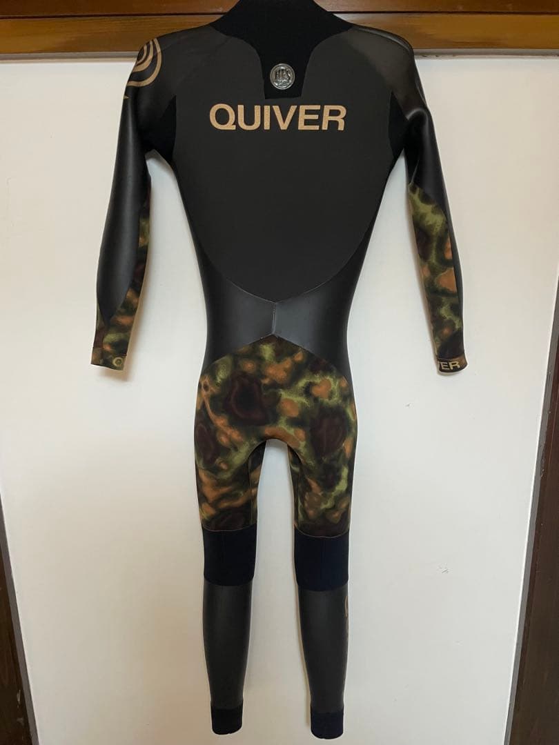 QUIVER カモフラージュ ドライスーツ