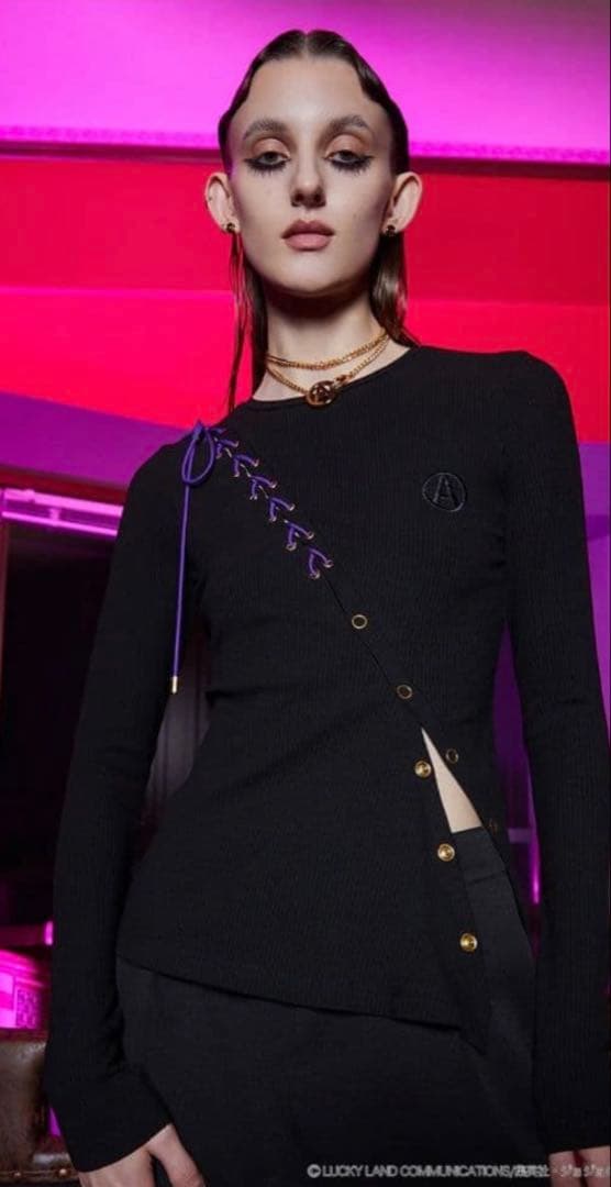 【美品】ジョジョの奇妙な冒険×PAMEO POSE レオーネ・アバッキオトップス