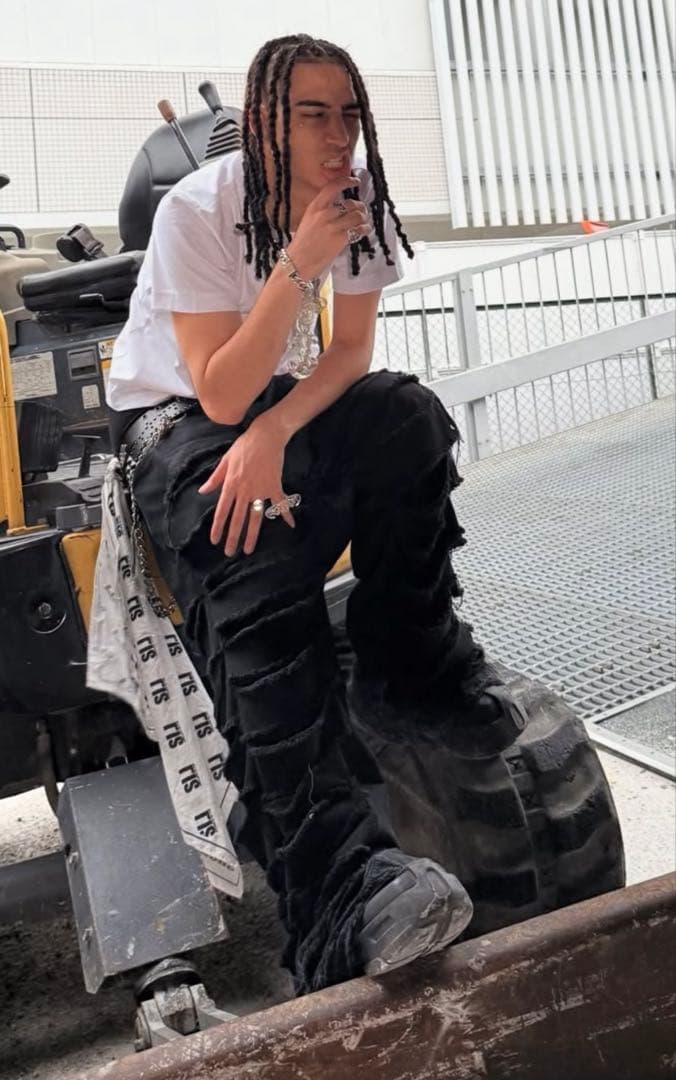 chrislv47 showyvictor showyrenzo 着用