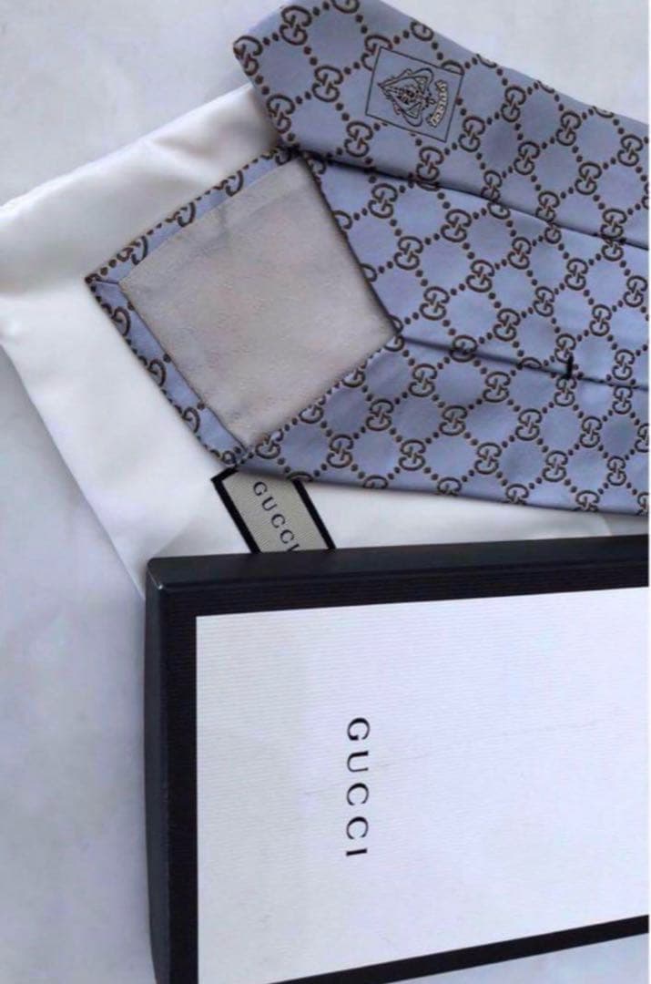 美品　GUCCI ネクタイ　GG柄　総柄　シルク100% 水色×シルバー