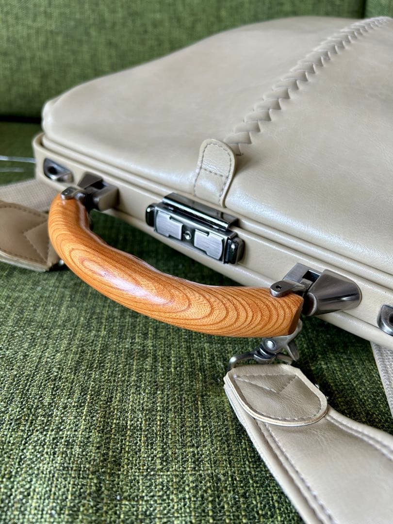 レア色　YOUTA 豊岡鞄 ダレス　木手　縦型L ライトベージュ　男女兼用