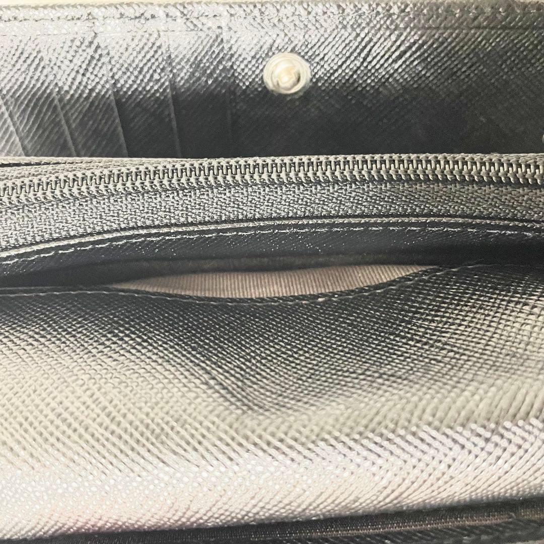 極美品✨ BURBERRY バーバリー チェック柄 型押し 二つ折り 財布