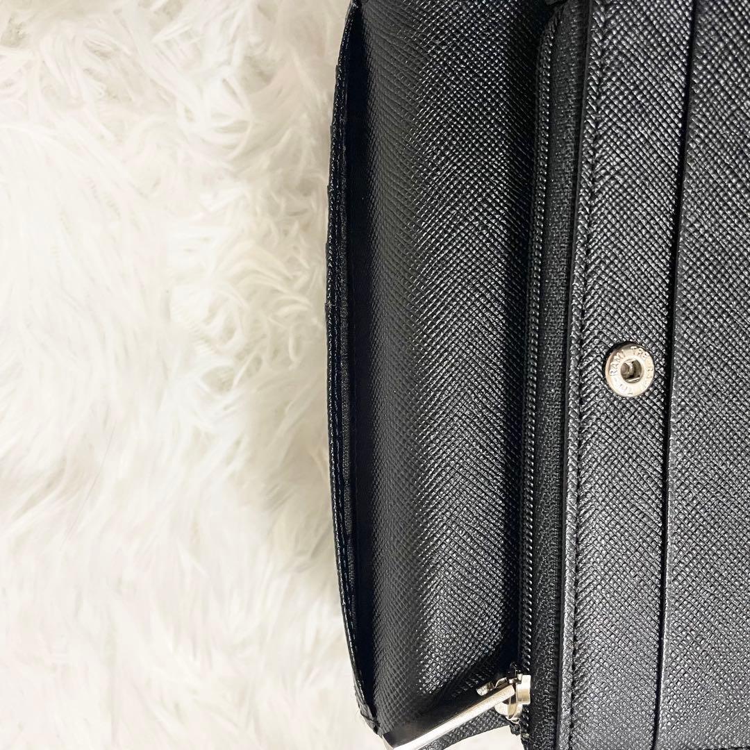 極美品✨ BURBERRY バーバリー チェック柄 型押し 二つ折り 財布