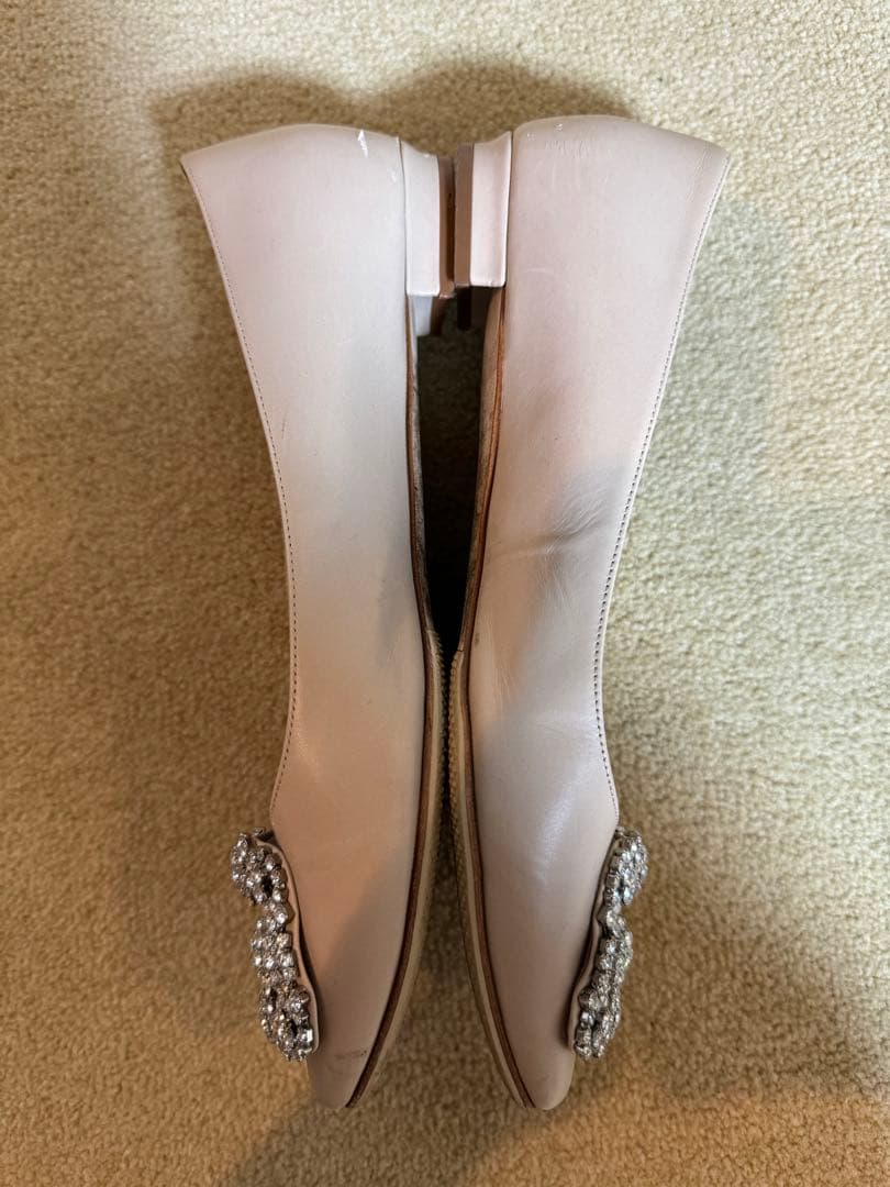 こ*ろ様 マノロブラニク　ハンギシ　フラットシューズ　レザー　ピンクベージュ