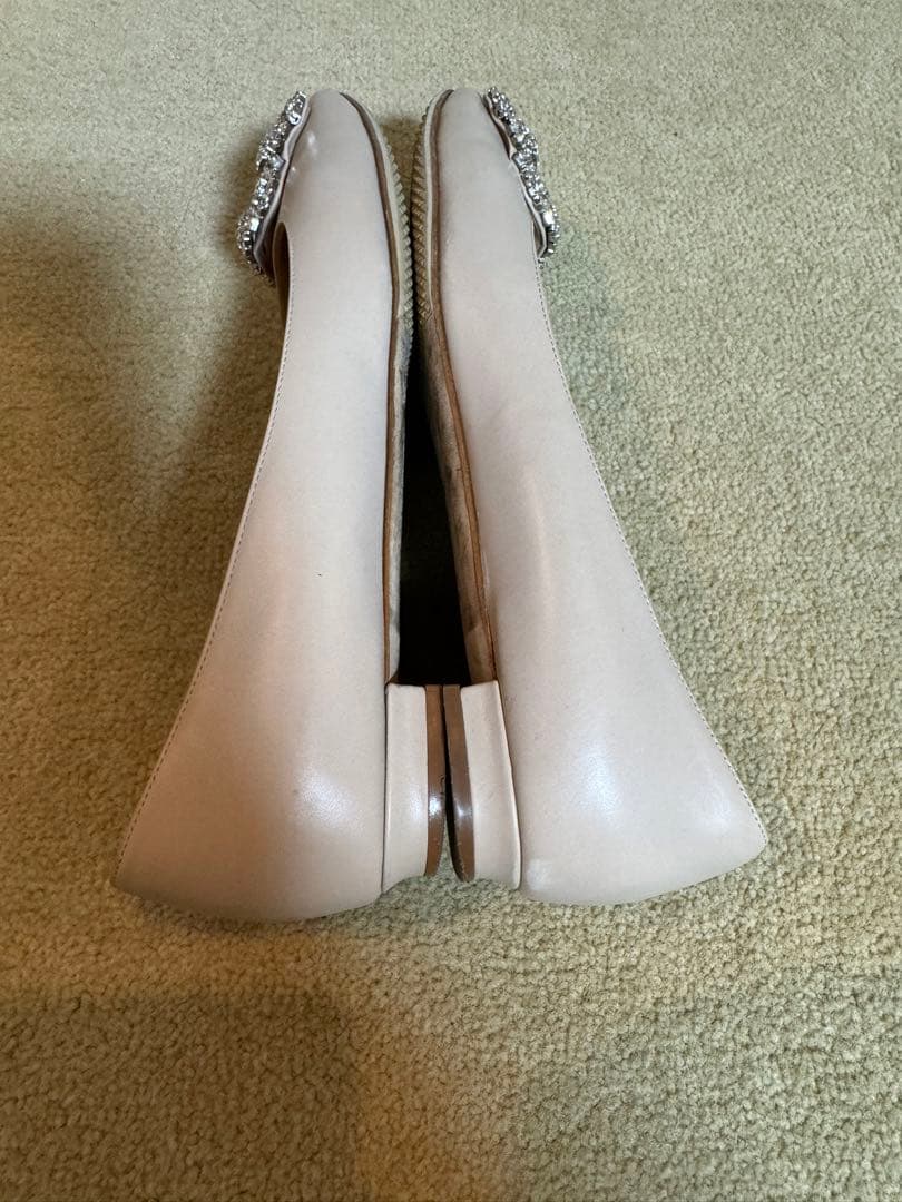 こ*ろ様 マノロブラニク　ハンギシ　フラットシューズ　レザー　ピンクベージュ