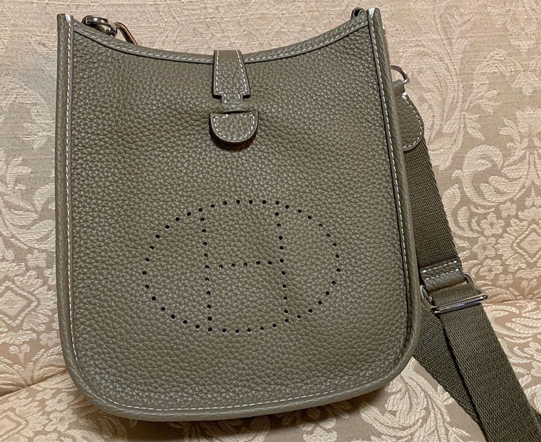 M ショルダーバッグ グリーン