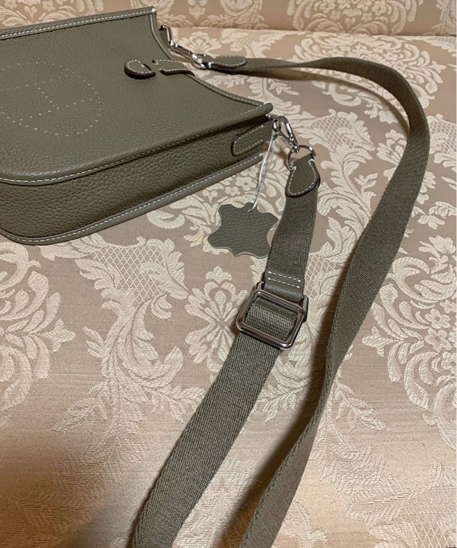 M ショルダーバッグ グリーン