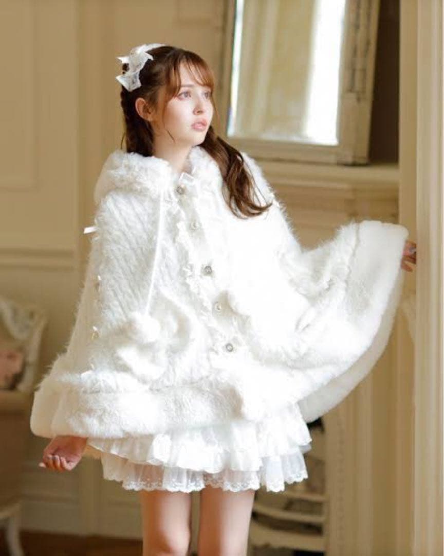 LIZ LISAホワイト リボン付き ポンチョ(リズリサ)