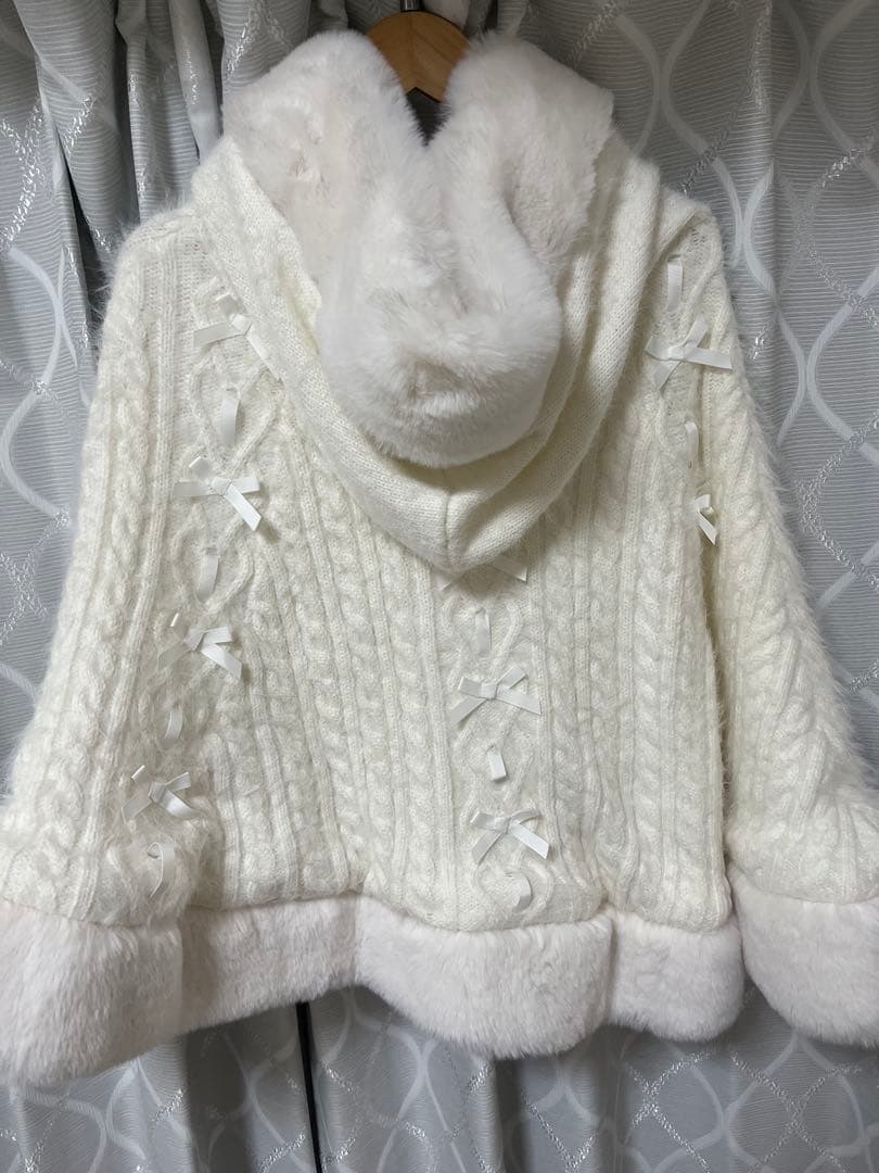 LIZ LISAホワイト リボン付き ポンチョ(リズリサ)