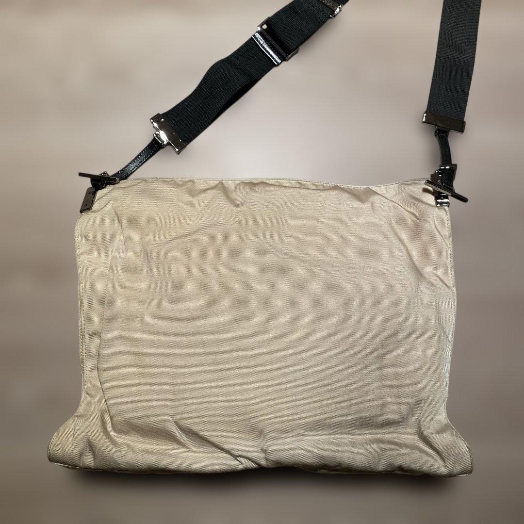 GUCCI ベージュ ショルダーバッグ