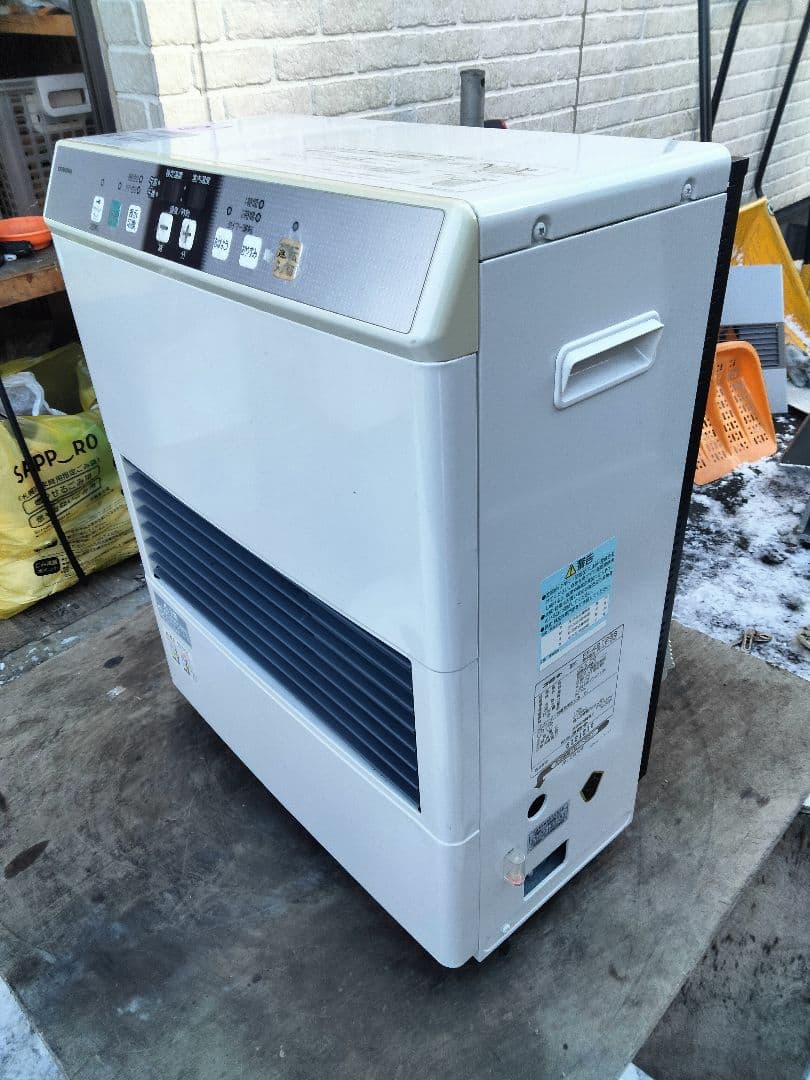 札幌発コロナFF温風石油ストーブ！品番「FF‐4212GS」2012年式中古品⑥