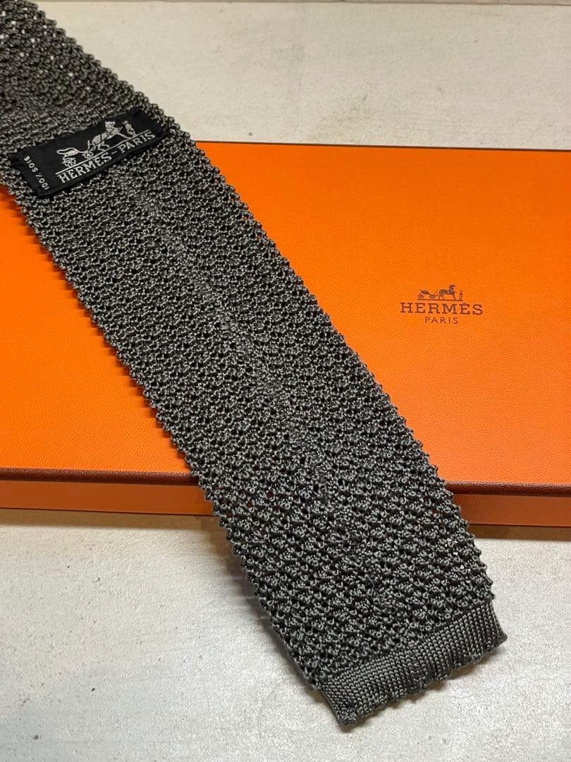 【新品未使用】HERMES グレー ニットボウタイ 成人式向け